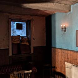 Main bar